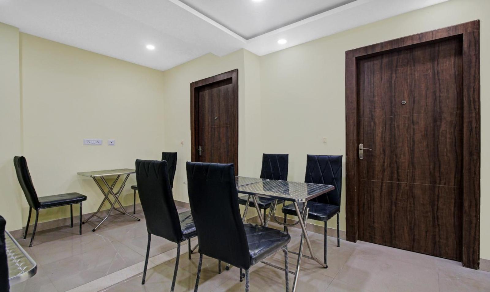 Hotel Park Central Калькутта Экстерьер фото