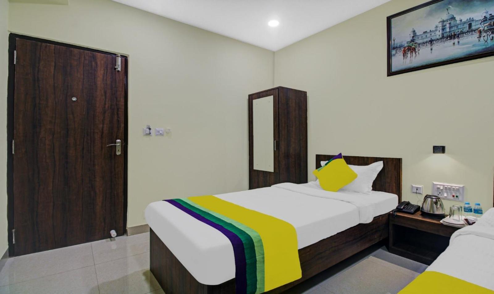Hotel Park Central Калькутта Экстерьер фото