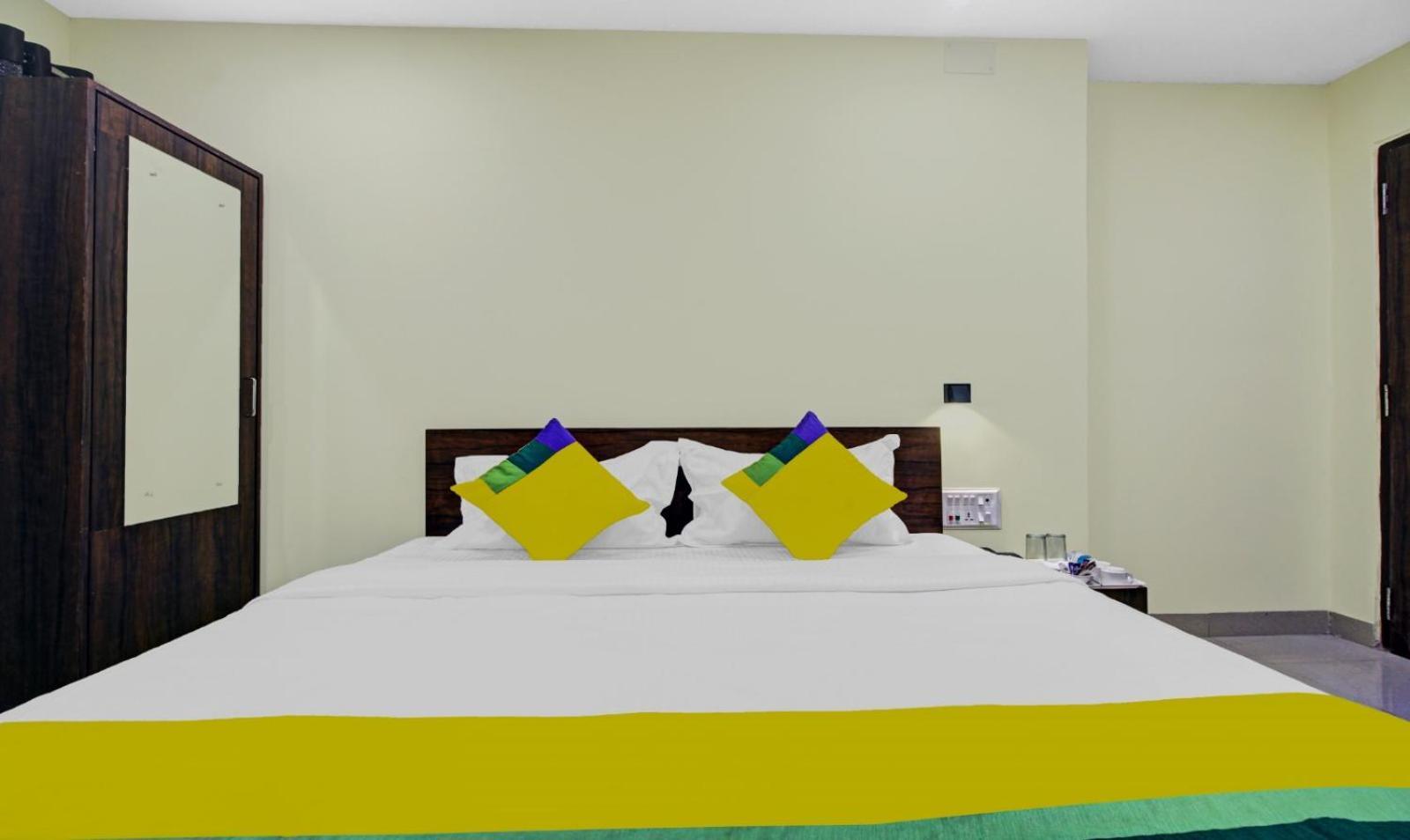 Hotel Park Central Калькутта Экстерьер фото