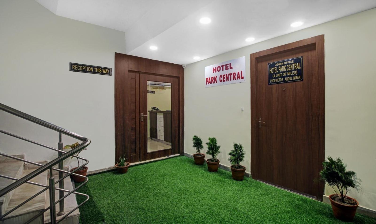 Hotel Park Central Калькутта Экстерьер фото